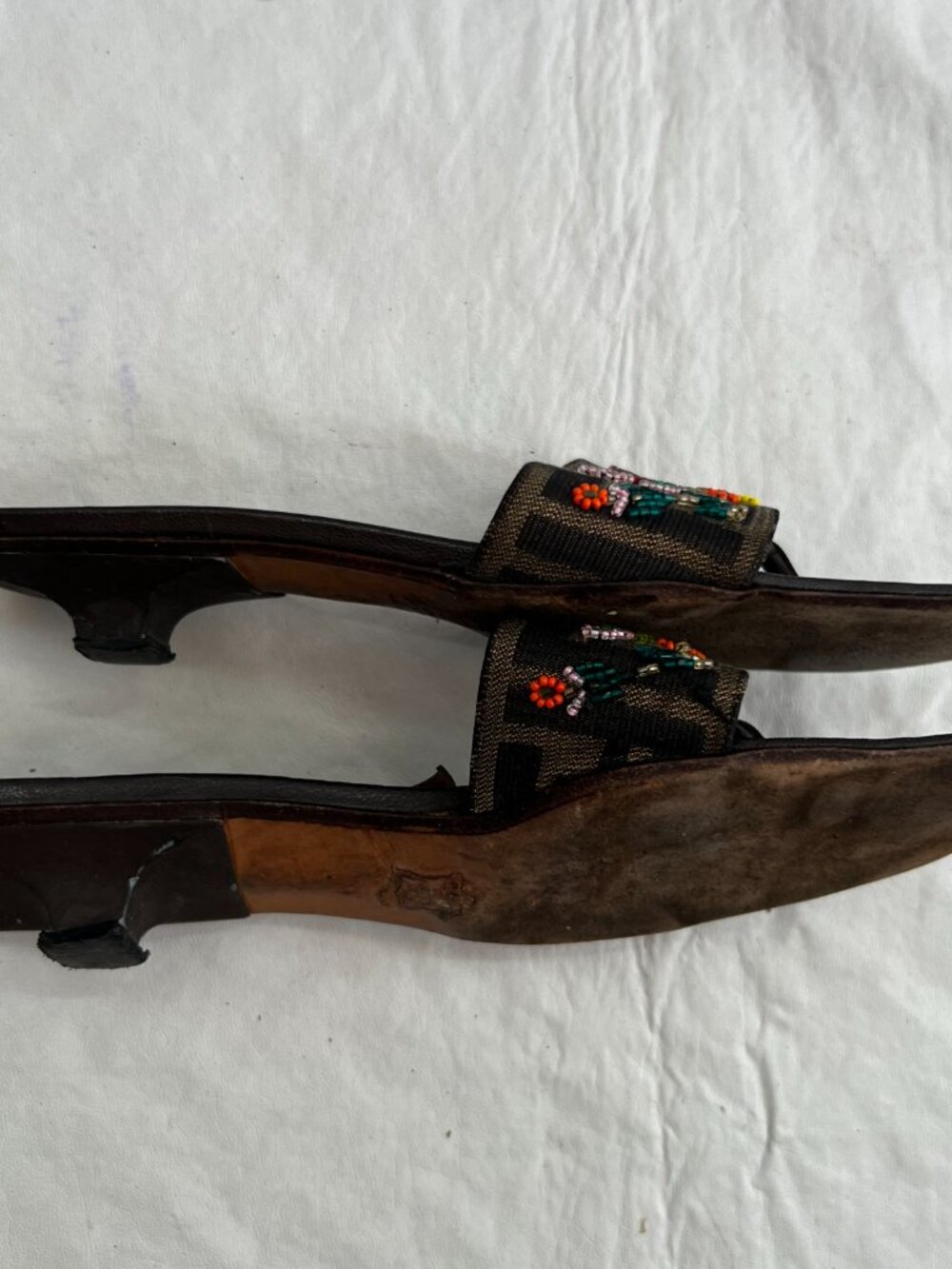 Vintage Fendi sandals kitten heel 7 brown leather fruit beaded zucca jacquard - Picture 7 of 12